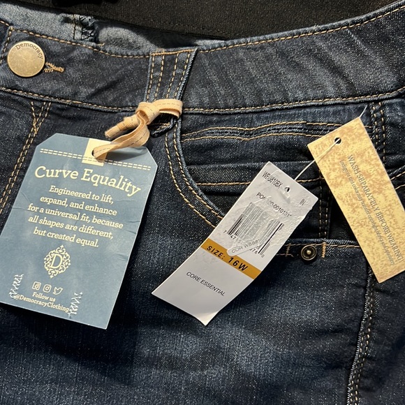 Democracy Plus Size "Ab"solution® Bermuda Stretch Denim Shorts - Picture 15 of 15